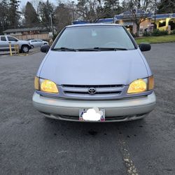 1998 Toyota Sienna