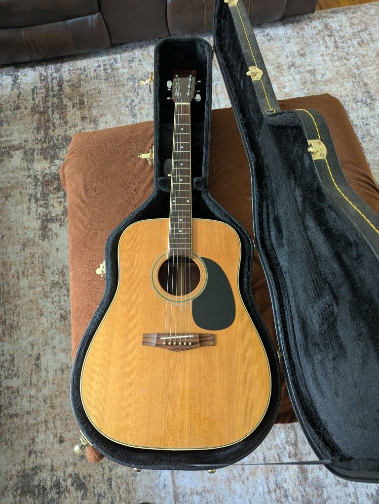 Marlboro Martin Acoustic Guitar