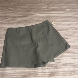 $8 Women’s Skort Blue/green 