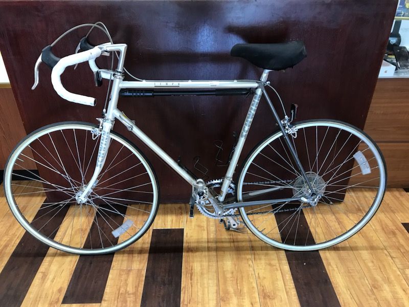 1986 Schwinn Tempo Road Bike