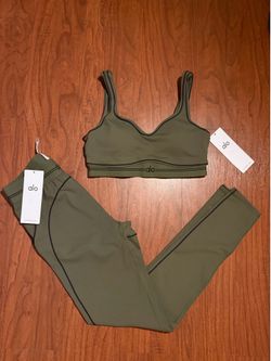 Alo Yoga olive green set
