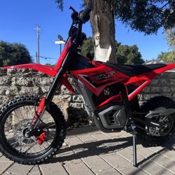 Electric Dirt Bike 2500W | EM-5 | Hydraulic Suspension | $1,299