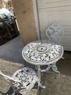 Outside Table With Chairs
