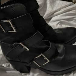 women’s high heel boot 