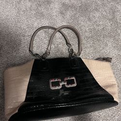 Womens Guess Purse 
