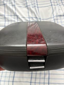 Cadillac Escalade center console 07 - 14th