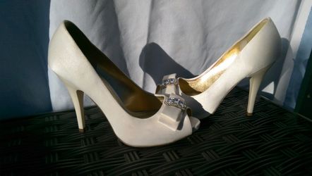Shoe, wedding or prom sz 8