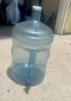 5 Gallon BPA free water jug 