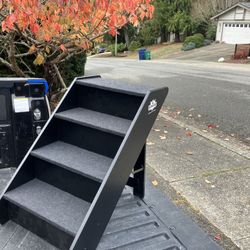 Pet Dog Stairs Steps Lightweight Folding Wooden Stairs 20” High House Home Couch Bed like New