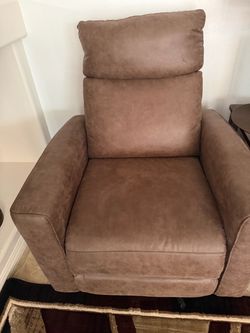 2 Electric recliners