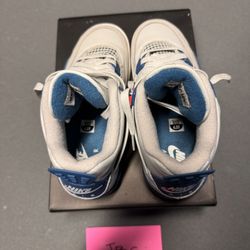Jordan 4 Military Blue