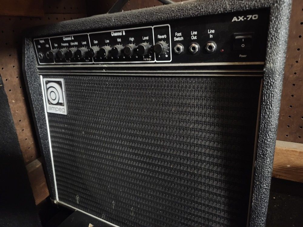 Ampeg AX-70 Hybrid Guitar Amp