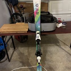 Atomic Girls Skis 152 Used