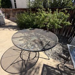 Free Table And Chairs Need Some Painting 