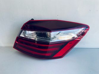 2016-2017 HONDA ACCORD SEDAN RIGHT PASSENGER SIDE TAIL LIGHT LED  OEM