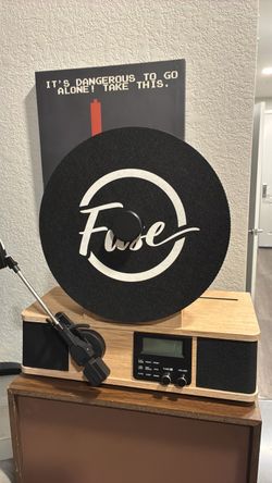 Fuse Vertical Record Player