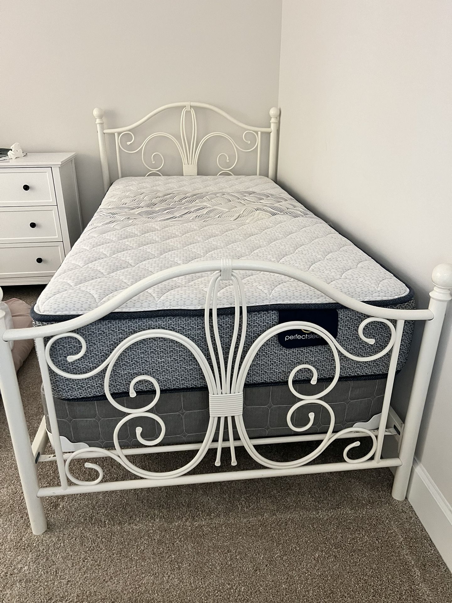 Bed frame & Mattress 