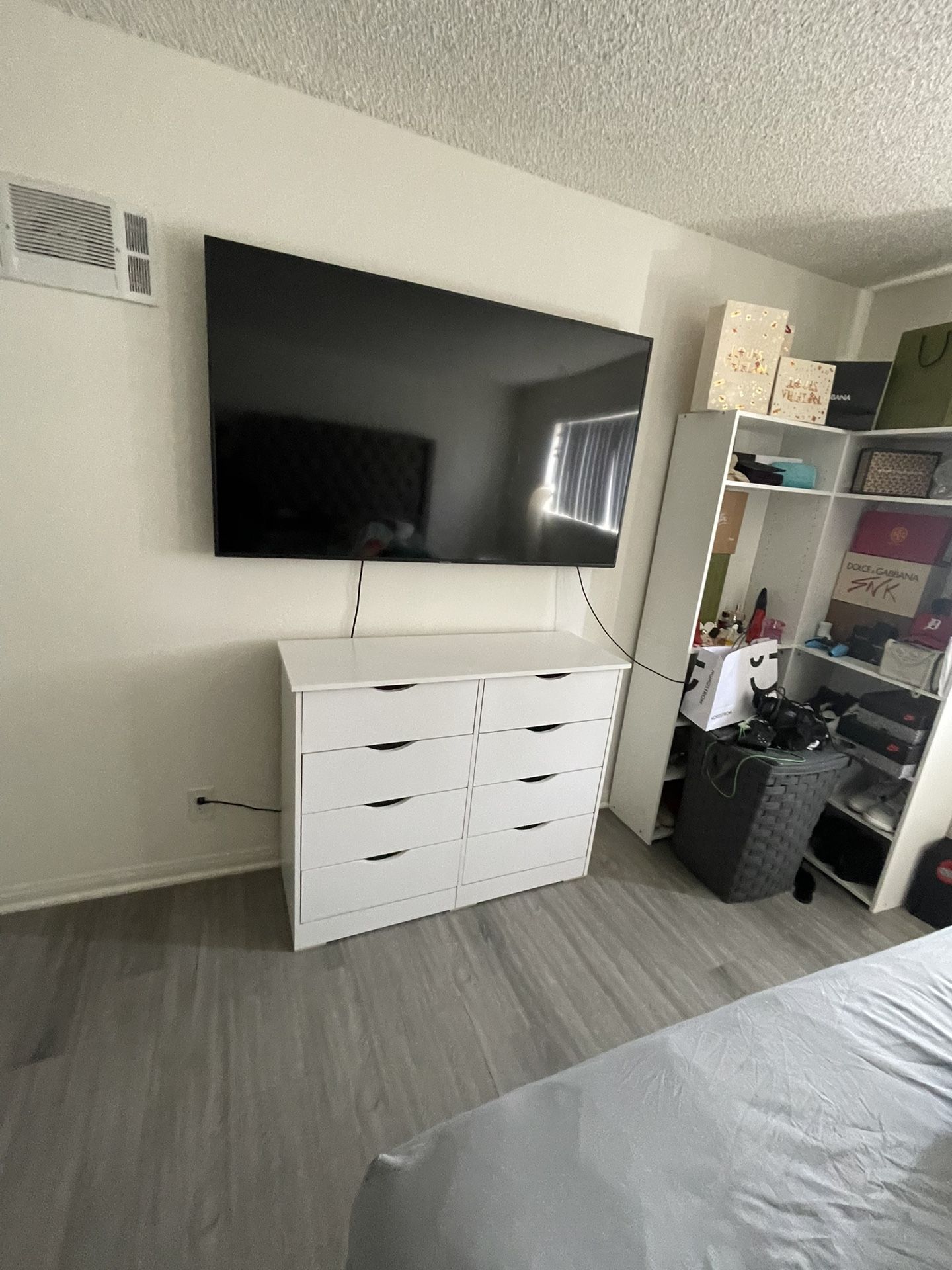 White 8 Drawer Dresser