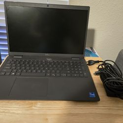 Latitude 3520 i7 1165G7 1TB 32GB RAM WIFI W11 