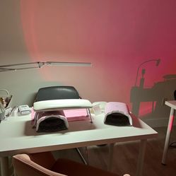 Mesa de Manicurista Disponible 