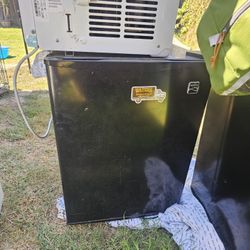 Kenmore Mini Fridge Perfect Conditon 