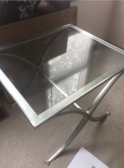 Beautiful metal end table 24X28