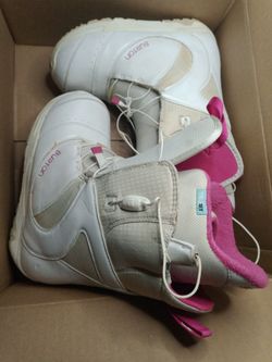 Nice Snowboard Boots Burton Women's Size 8.5