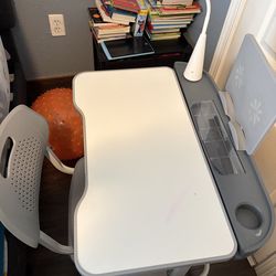 Kids desk
