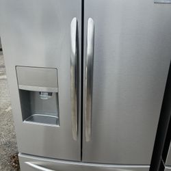 REFRIGERATOR FRIGIDAIRE 36” Counter Depth