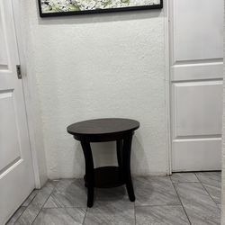 Sasha Round Accent Table