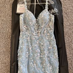 Wolsfelt’s Prom: Homecoming Dress