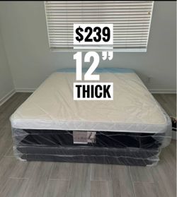 Queen Plush Pillow Top Mattress | 12” Thick