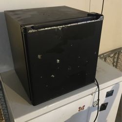 Haier Mini Fridge 