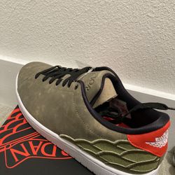 Jordan Center Court   Size 10