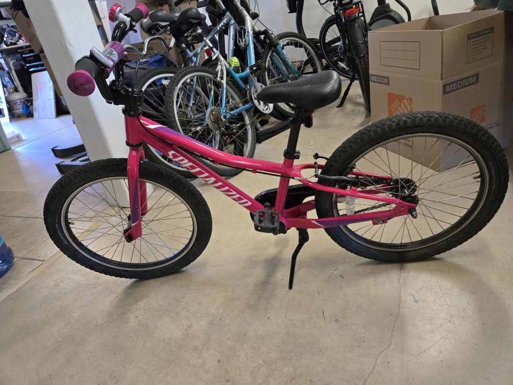 Red And Black GIANT Kids Bike 