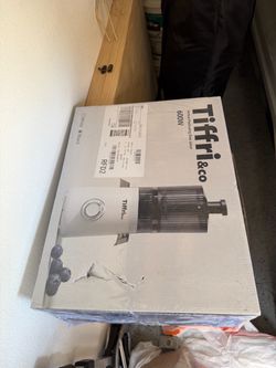 Cold press juicer