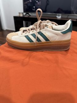 Adidas green and cream size 9 women sneakers