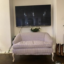 Super Cute Love Seat With a zipper Pillow down filling.