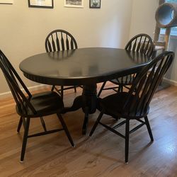 Kitchen table + 6 Chairs 