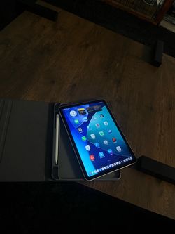 iPad Air 5th Gen 256GB + Case/Stand + Apple Pencil