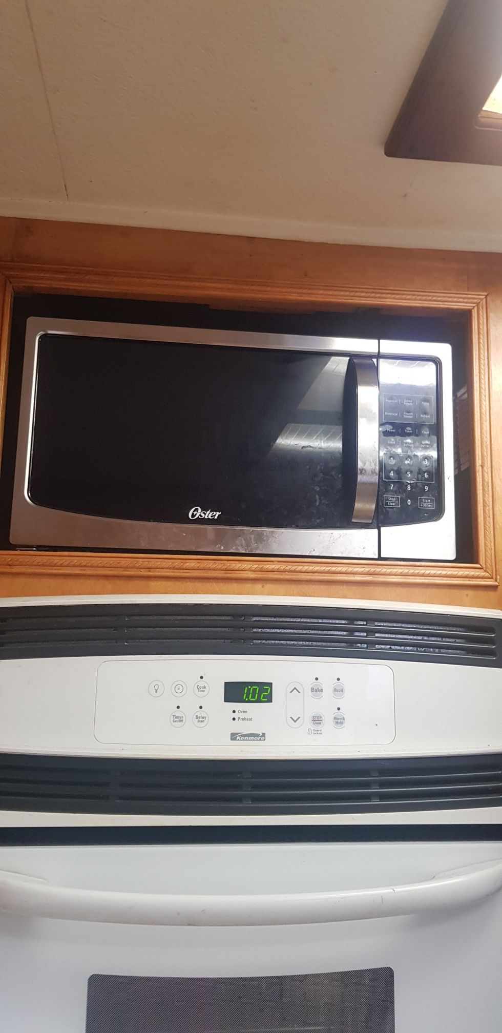 Oster microwave.