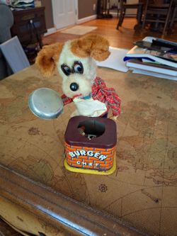 Vintage burger chef battery operated dog toy. Doesn't work parts only