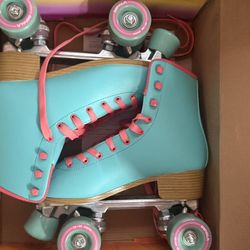 Size 8 women's Impala Skates 