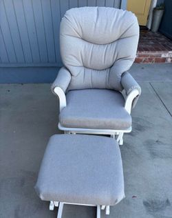 Dutailier rocking chair glider ottomen gray and white