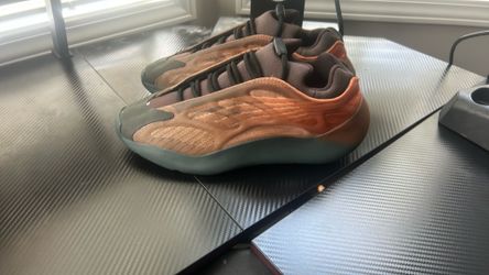 Yeezy 700 9/5
