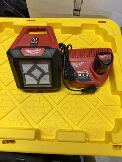M12 12-Volt 1000 Lumens Lithium-Ion Cordless Rover LED Compact Flood Light