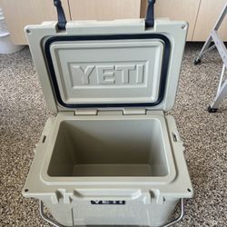 Yeti Roadie 20 Cooler 