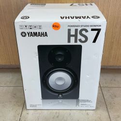 YAMAHA POWERED STUDIO MONITOR HS7 SPEAKER SYSTEM.