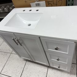 Davies 36-in True White Single Sink Bathroom Vanity with White Cultured Marble Top