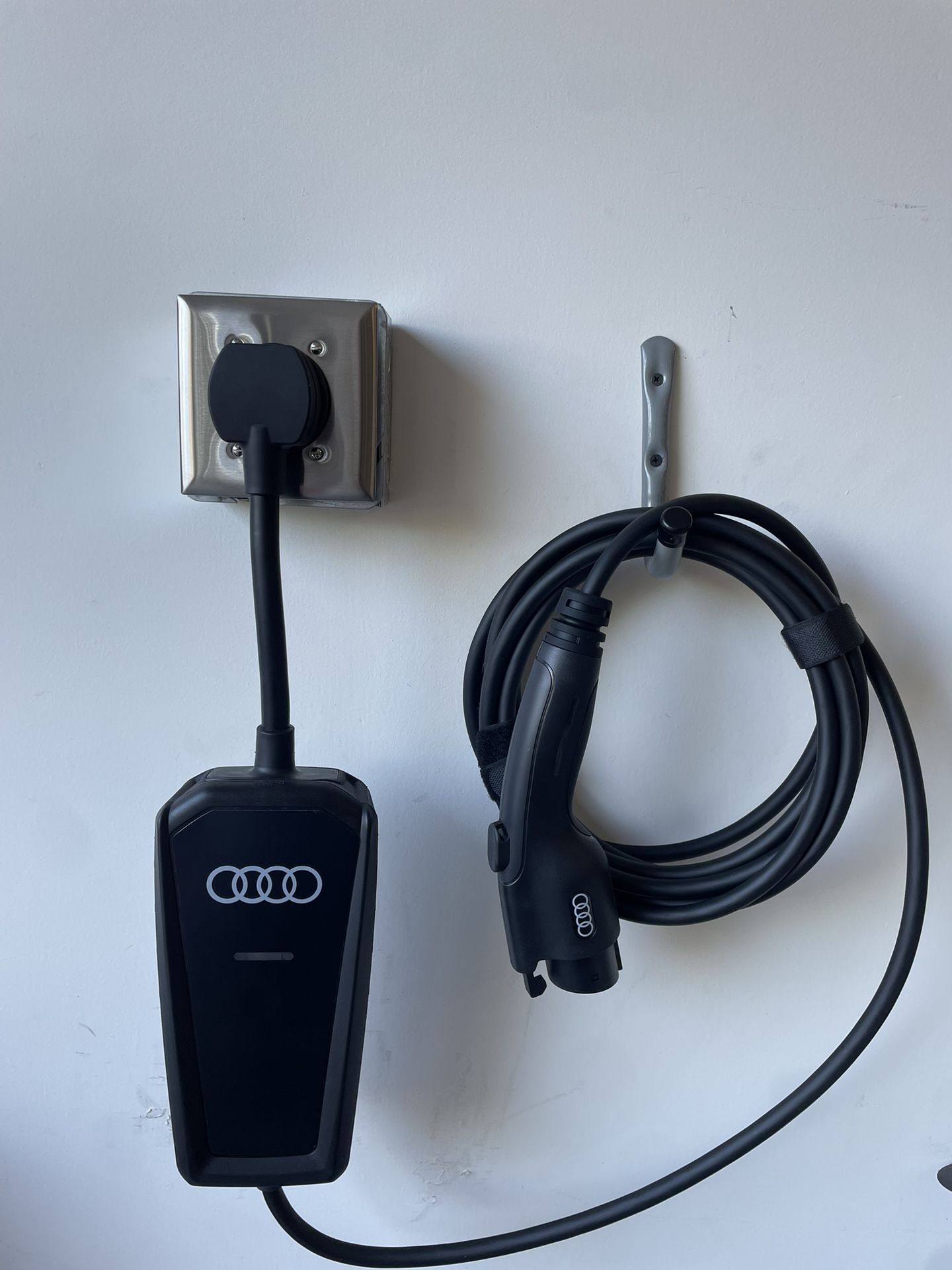 TESLA WALL CONNECTOR CAR CHARGER NEMA 1450 OUTLET EV CHARGER